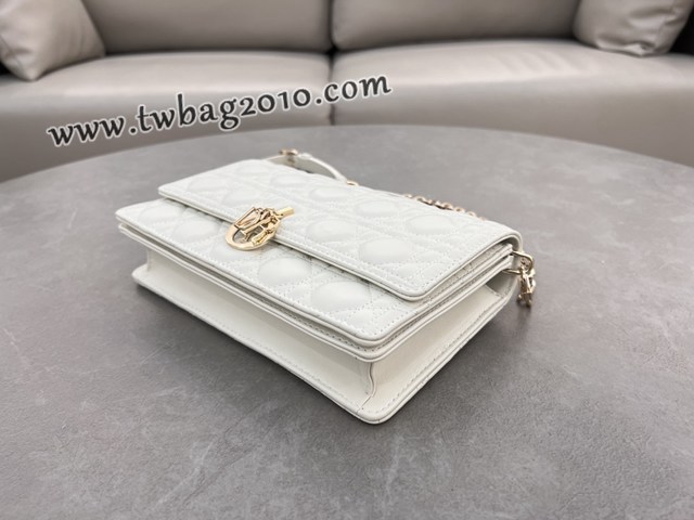 Dior专柜2024新款迪奥高仿原单黑色漆皮革藤格纹Miss肩背斜挎手提包 djfk1331